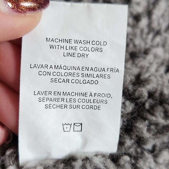 Thread & Supply faux sherpa full zip vest, gray, zip pockets, M - Picture 7 of 7